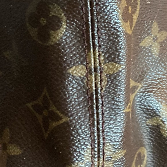 Authentic Louis Vuitton handbag - Picture 3 of 5